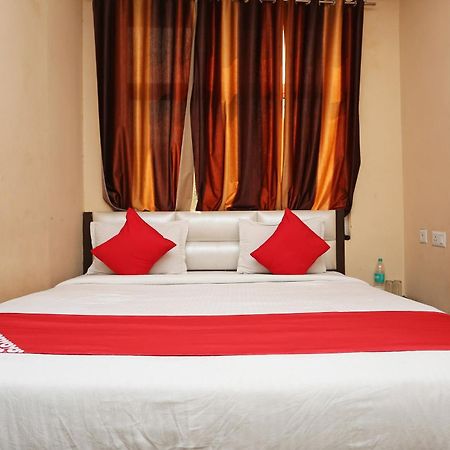 Oyo Flagship Hotel Krishna Chinhat Zewnętrze zdjęcie