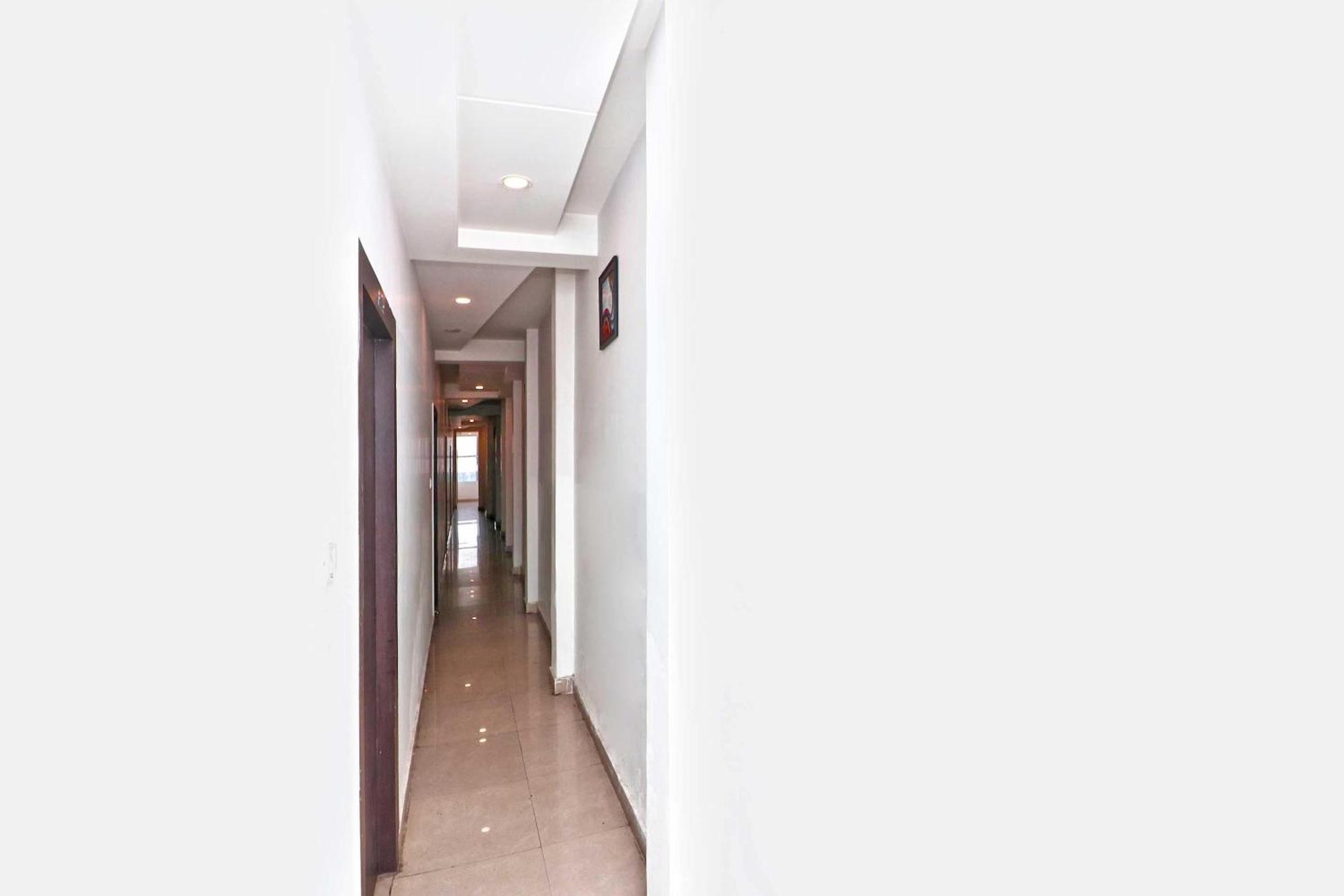 Oyo Flagship Hotel Krishna Chinhat Zewnętrze zdjęcie