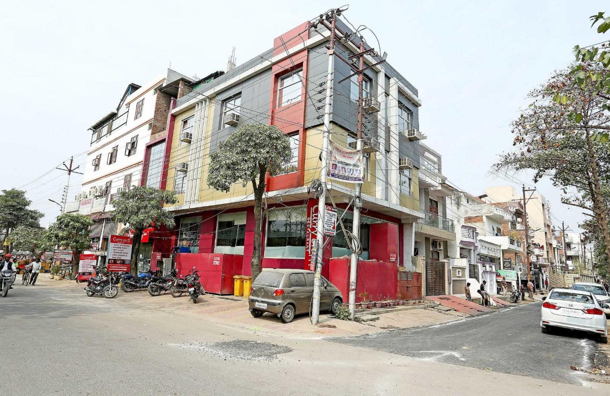 Oyo Flagship Hotel Krishna Chinhat Zewnętrze zdjęcie